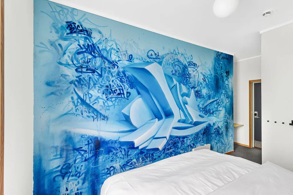 Standard room with a double bed